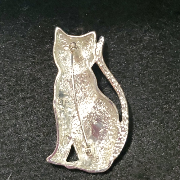 Cat Pin - Picture 5 of 5